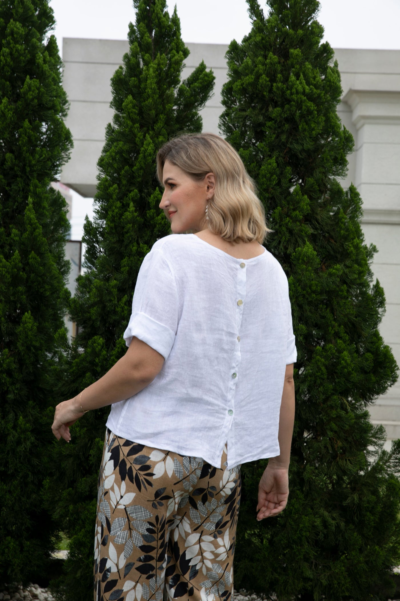 Mea's Linen Breeze Button-Back Top